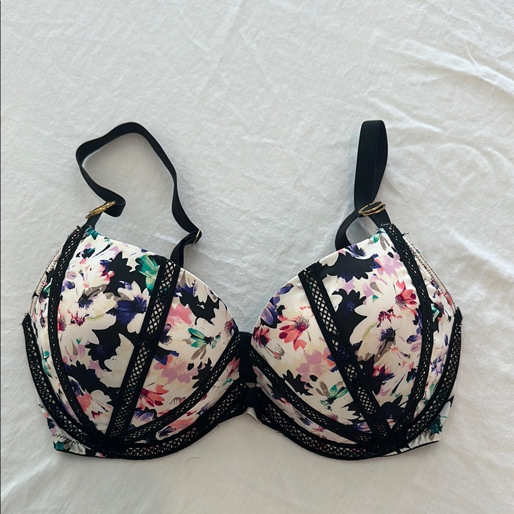 Victoria's Secret Pink and Black Lace Floral Bra
